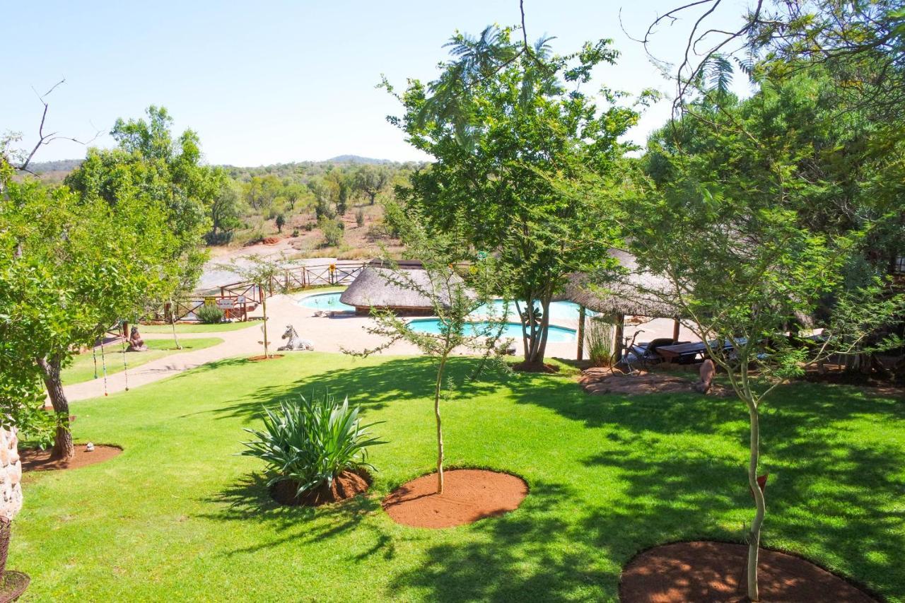 Thandabantu Game Lodge Roossenekal Kültér fotó