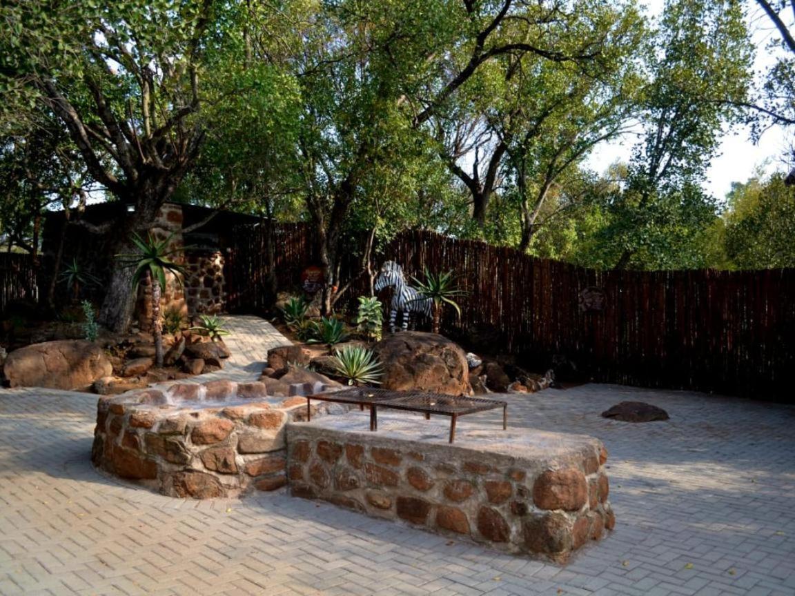 Thandabantu Game Lodge Roossenekal Kültér fotó