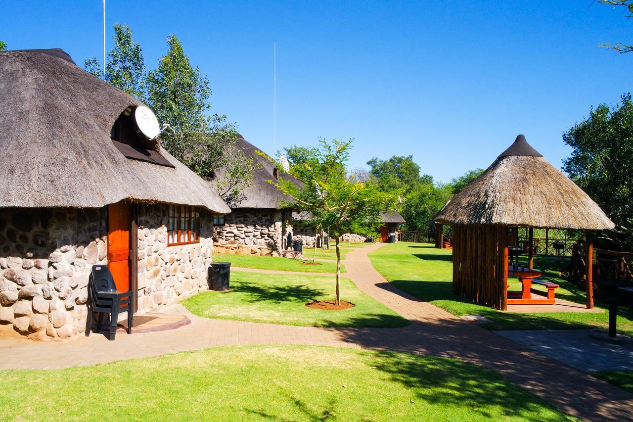 Thandabantu Game Lodge Roossenekal Kültér fotó