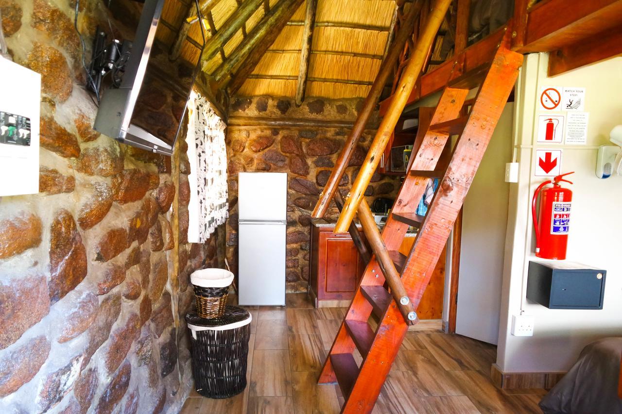 Thandabantu Game Lodge Roossenekal Kültér fotó